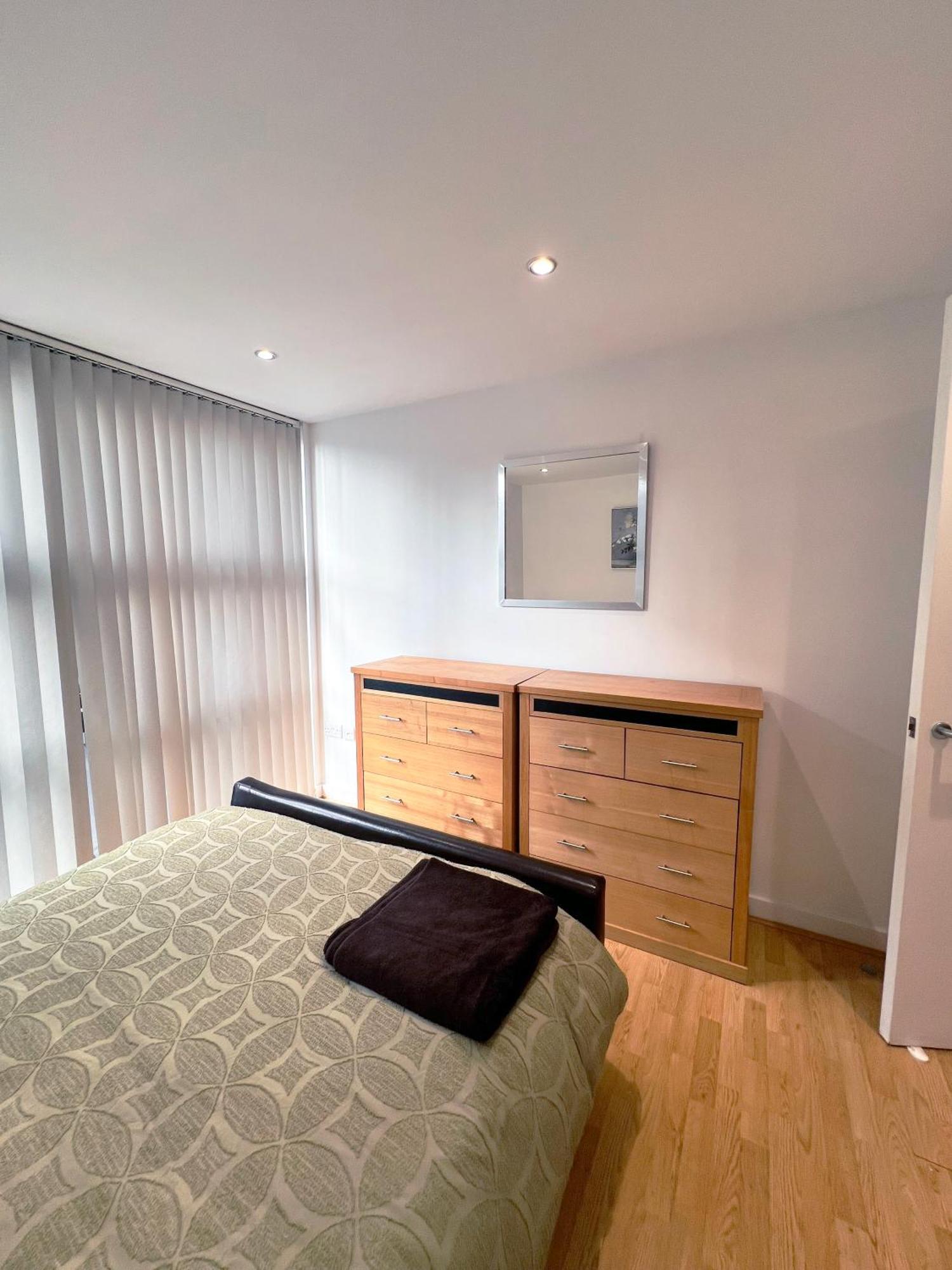 Bright Escape In Canary Wharf London