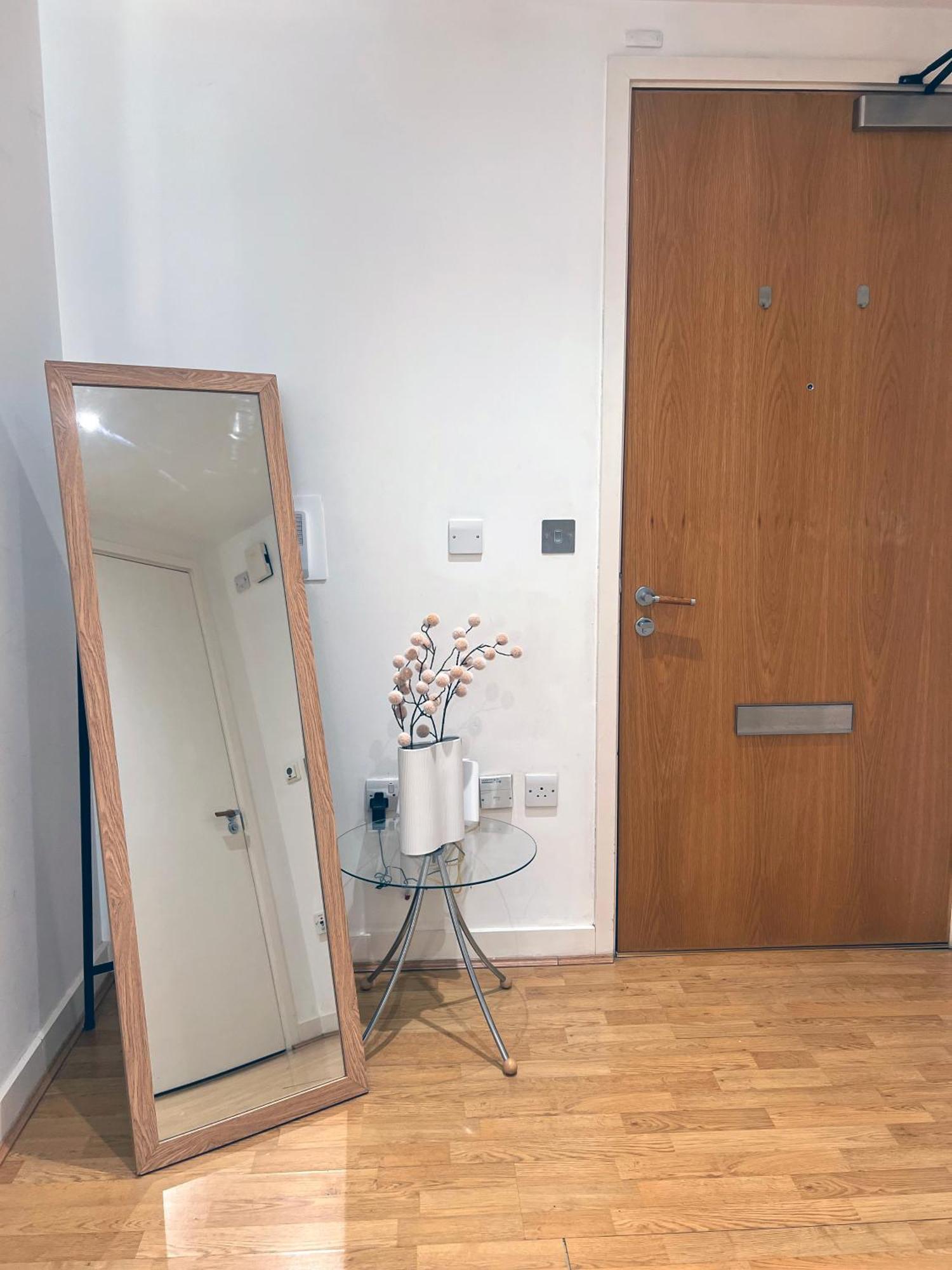 Bright Escape In Canary Wharf Apartment *