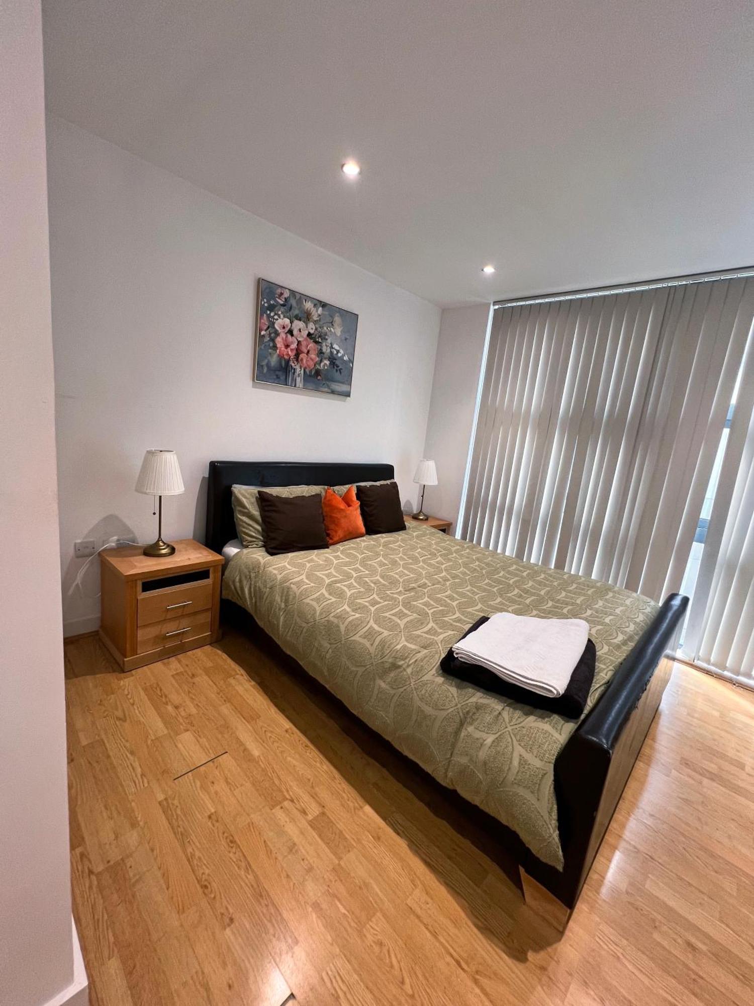 Apartment Bright Escape In Canary Wharf